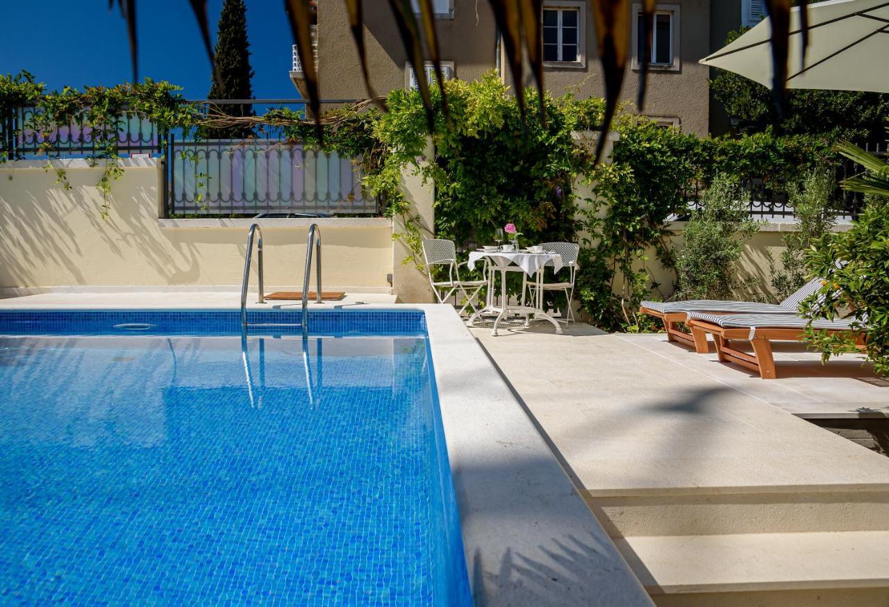 Palace Schoen Milesi - Esense Of Prestige - Private Pool - Free Parking - Old Money Style Luxury Rooms - Walking Distance To The Old Town, The Beach And All Amenities - Buralux Properties Split Ngoại thất bức ảnh