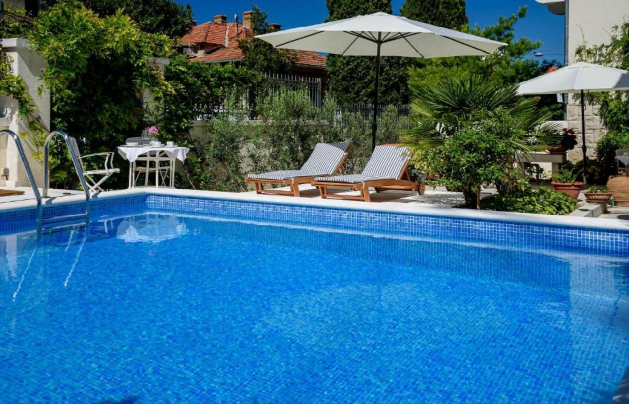 Palace Schoen Milesi - Esense Of Prestige - Private Pool - Free Parking - Old Money Style Luxury Rooms - Walking Distance To The Old Town, The Beach And All Amenities - Buralux Properties Split Ngoại thất bức ảnh