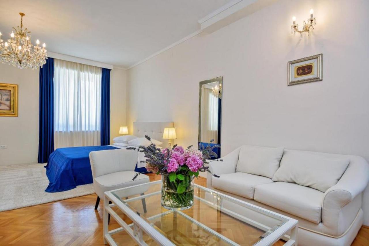 Palace Schoen Milesi - Esense Of Prestige - Private Pool - Free Parking - Old Money Style Luxury Rooms - Walking Distance To The Old Town, The Beach And All Amenities - Buralux Properties Split Ngoại thất bức ảnh