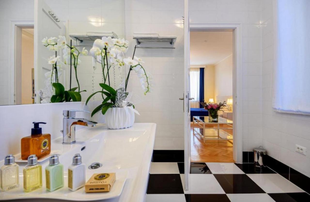 Palace Schoen Milesi - Esense Of Prestige - Private Pool - Free Parking - Old Money Style Luxury Rooms - Walking Distance To The Old Town, The Beach And All Amenities - Buralux Properties Split Ngoại thất bức ảnh