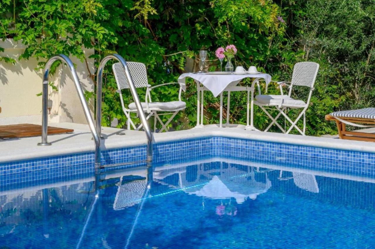 Palace Schoen Milesi - Esense Of Prestige - Private Pool - Free Parking - Old Money Style Luxury Rooms - Walking Distance To The Old Town, The Beach And All Amenities - Buralux Properties Split Ngoại thất bức ảnh