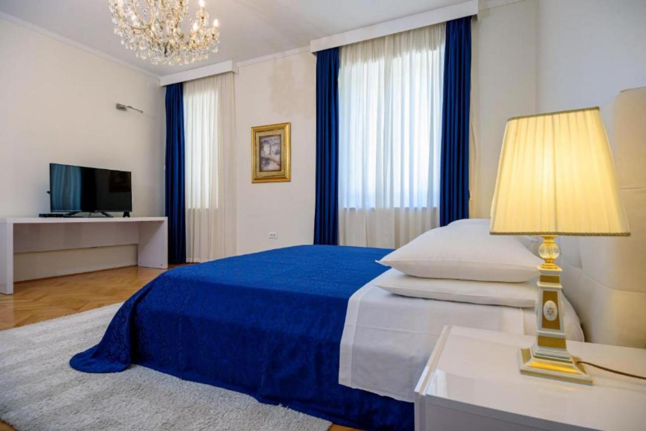 Palace Schoen Milesi - Esense Of Prestige - Private Pool - Free Parking - Old Money Style Luxury Rooms - Walking Distance To The Old Town, The Beach And All Amenities - Buralux Properties Split Ngoại thất bức ảnh