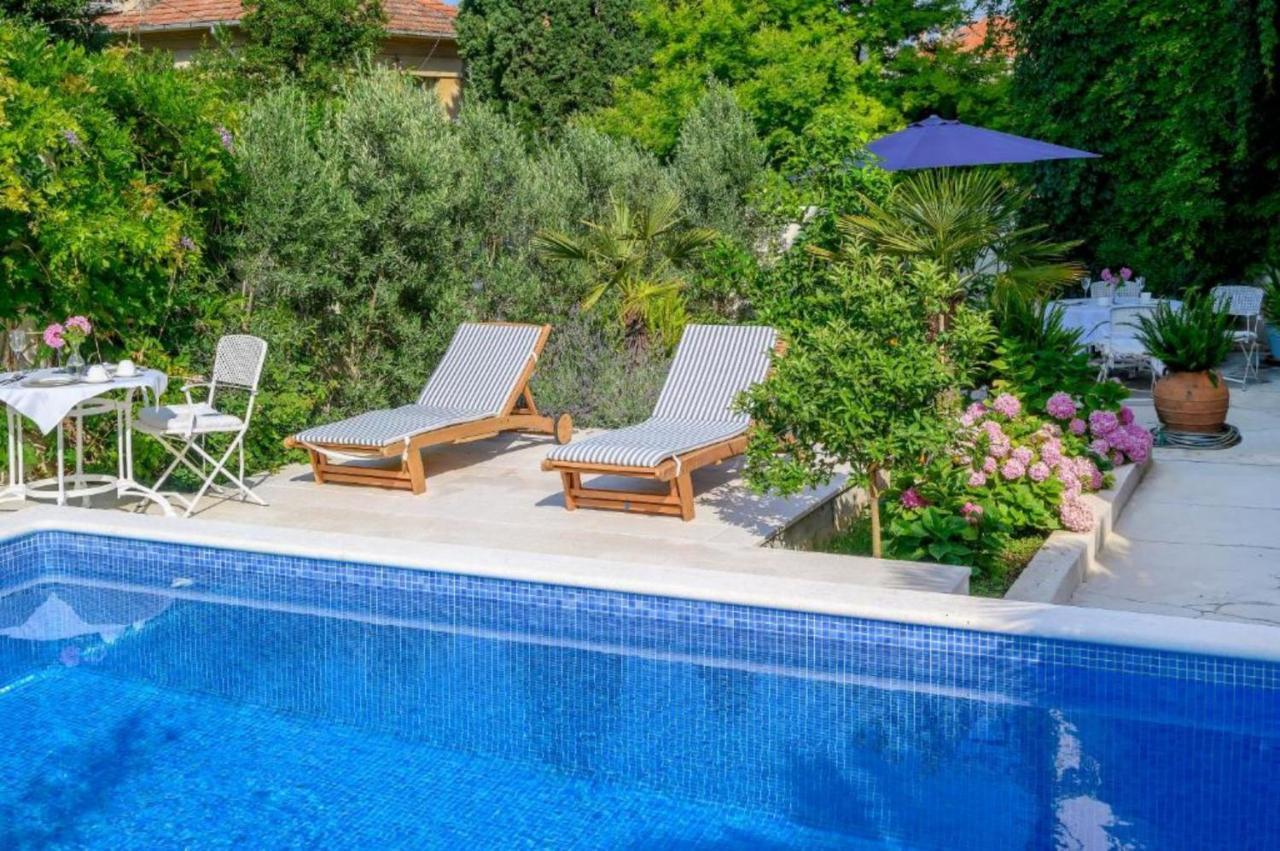 Palace Schoen Milesi - Esense Of Prestige - Private Pool - Free Parking - Old Money Style Luxury Rooms - Walking Distance To The Old Town, The Beach And All Amenities - Buralux Properties Split Ngoại thất bức ảnh
