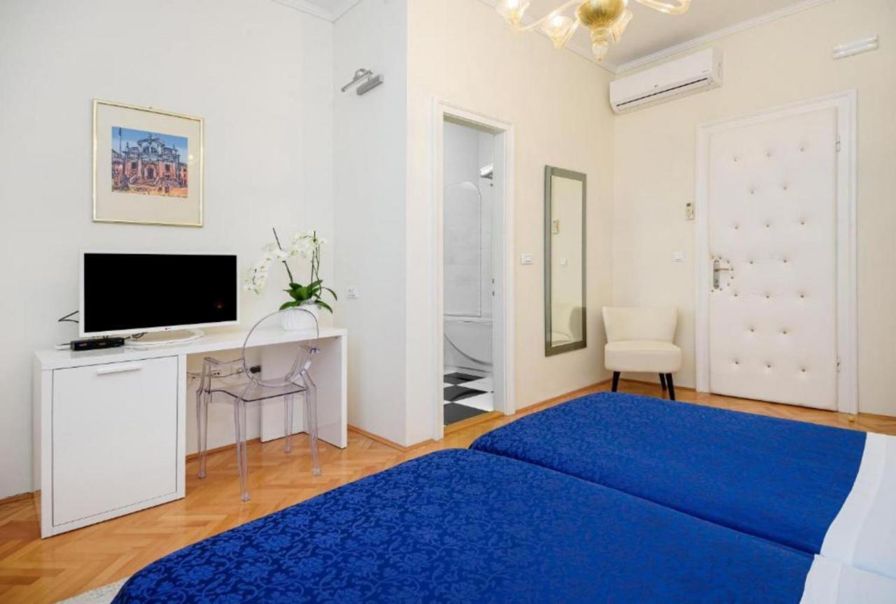 Palace Schoen Milesi - Esense Of Prestige - Private Pool - Free Parking - Old Money Style Luxury Rooms - Walking Distance To The Old Town, The Beach And All Amenities - Buralux Properties Split Ngoại thất bức ảnh